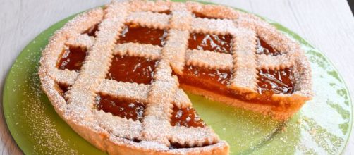 Ricetta crostata di marmellata, un dolce friabile e gustoso.