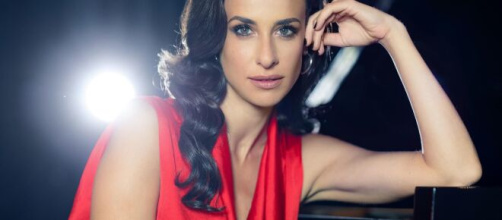 Il Paradiso delle signore, Lara Komar interpreta la nuova capocommessa.
