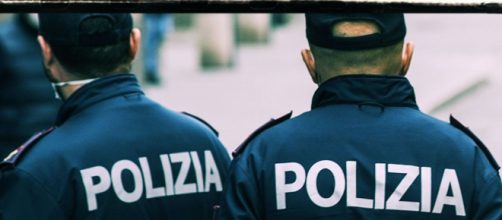 Cagliari, già ai domiciliari continua a maltrattare la compagna: arrestato 50enne.