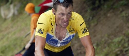 Ciclismo, l'ex capo dell'agenzia antidoping francese accusa Lance Armstrong di aver usato un motore nella bici durante il Tour de France.
