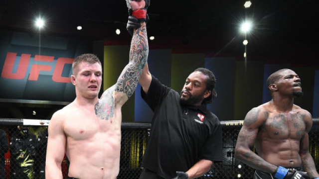 Marvin Vettori domina Kevin Holland e sfida Adesanya.