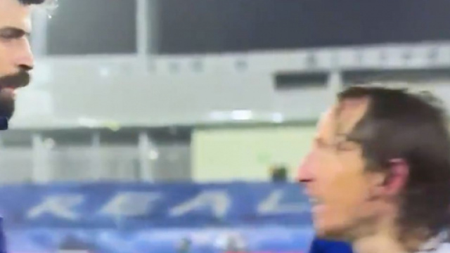 Modric et Piqué au coeur d'un vif échange en fin de match après Barça vs Real. (capture d'écran)