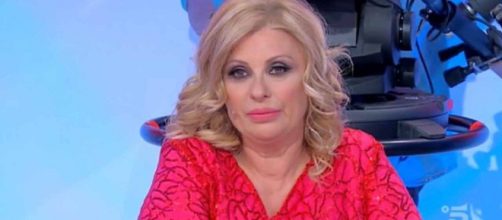 Uomini e Donne: Tina Cipollari non sarebbe in studio perché forse positiva al Covid (Rumor).