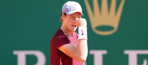 Jannik Sinner ha superato il primo turno al Masters di Montecarlo.