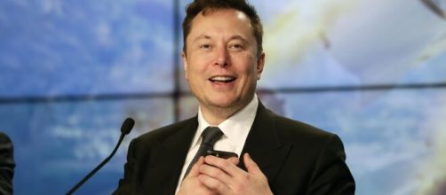 Elon Musk, primo chip nel cervello umano entro l'anno.