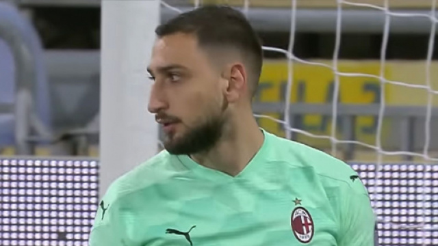 Gigio Donnarumma, classe 1999, alle prese con un complicato rinnovo di contratto con il Milan.