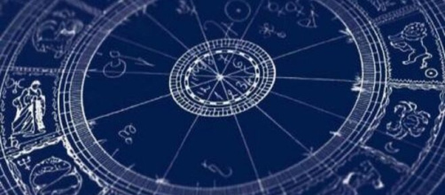 L'oroscopo del weekend fino al 25 aprile: Luna gibbosa a cavallo tra Vergine e Bilancia.