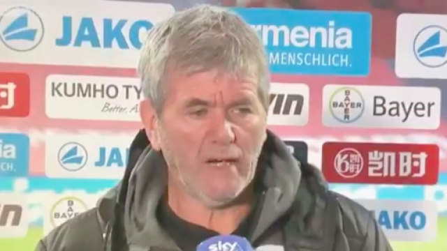 Les propos racistes du coach de Cologne - Photo capture d'écran Twitter vidéo