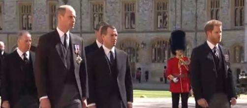 Harry y Guillermo han protagonizado su primer acercamiento público (Imagen: captura de pantalla vídeo del funeral de Estado)