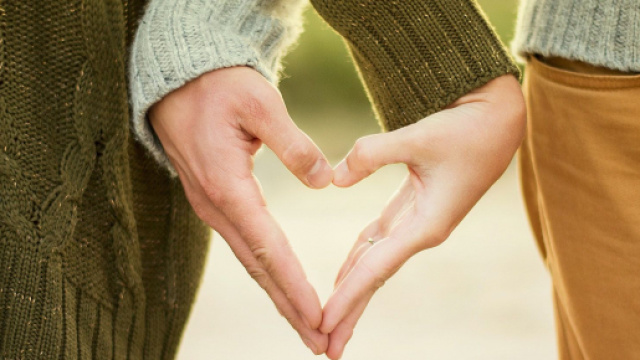 L'oroscopo di domani 24 aprile: weekend al top per Cancro e Vergine (1ª metà).