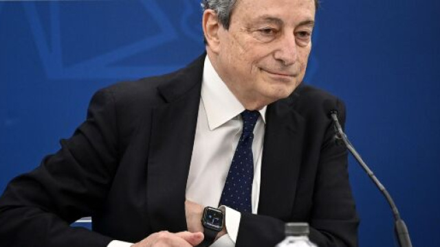 Scuola, 100.000 assunzioni 2021/2022: si punta a sanatoria precari, graduatorie e concorso.