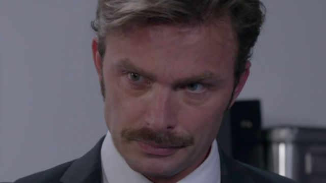 Un posto al sole, Pietro Abbate (Simon Grechi).