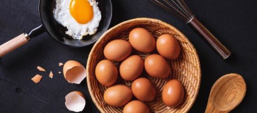 Ovos crus podem ser um verdadeiro risco de intoxicação. (Arquivo Blasting News)