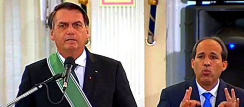Presidente Jair Bolsonaro elogiou o braço das Forças Armadas neste Dia do Exército (Reprodução/Facebook)