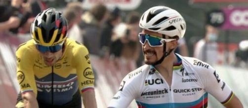 La vittoria di Julian Alaphilippe alla Freccia Vallone.