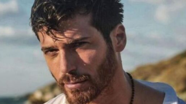 Can Yaman all'Isola d'Elba per un corso di sub e fa trattamenti fisioterapici a Roma.