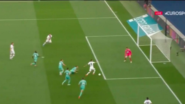 Di Maria régale les internautes - Photo capture d'écran vidéo