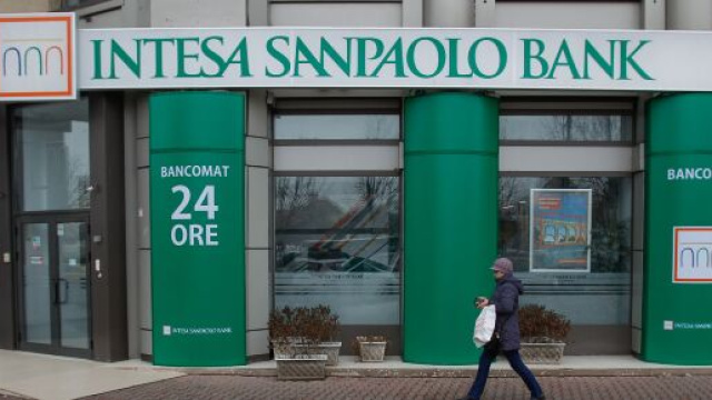 Assunzioni Intesa San Paolo per laureati e diplomati.