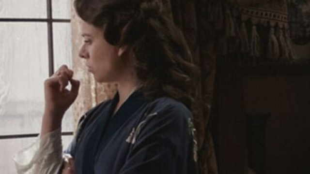 Una vita, trame Spagna: Genoveva perde i sensi dopo aver letto una missiva di Ursula.