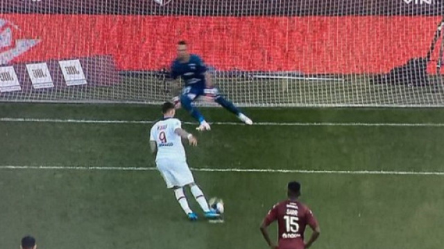La magnifique panenka d'Icardi lors de Metz-PSG (Source : Capture d'écran Canal+)
