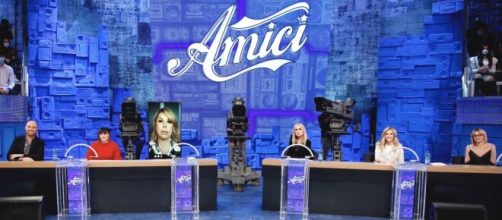 Amici 20, alcuni telespettatori esprimono dubbi sui social.