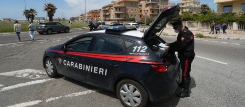 Calabria: poliziotti multati dai carabinieri per assembramento in un bar.