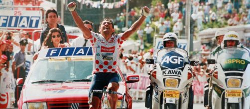 Claudio Chiappucci in una delle sue più celebri vittorie al Tour de France.