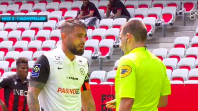 Delort met un coup de pression à l'arbitre - Photo capture d'écran vidéo Canal+