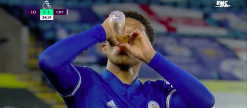 Wesley Fofana boit pendant la rencontre de Leicester - Photo capture d'écran vidéo