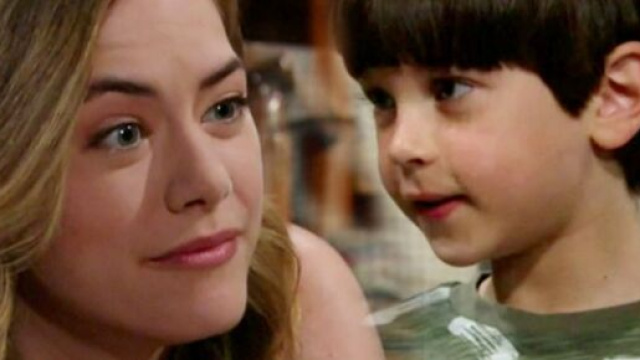 Beautiful, trame 2-8 maggio: Douglas chiede a Hope di tornare insieme a Thomas.