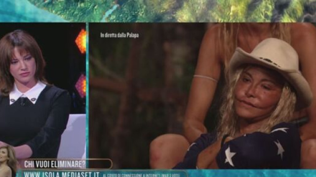 Isola dei Famosi, Asia Argento contro Gilles: 'Una iena'.