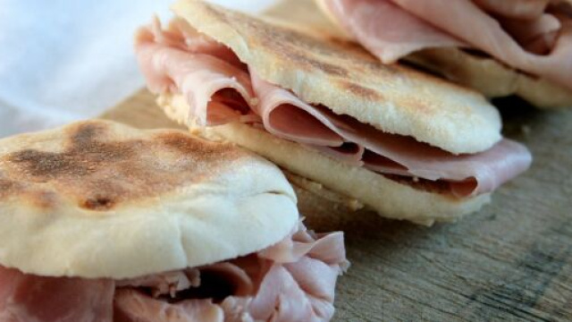 Tigelle modenesi, un ottimo rustico emiliano.