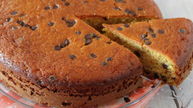 Torta ricotta e cioccolato, un dolce gustoso e morbido.