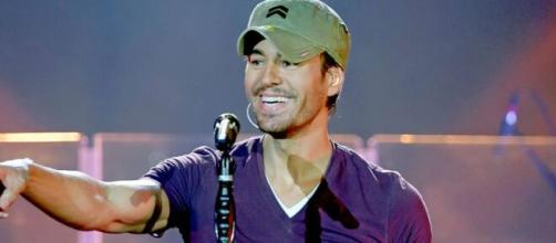 Enrique Iglesias nasceu em maio (Divulgação) Enrique Iglesias nasceu em maio (Divulgação)