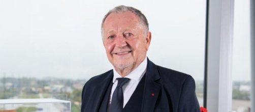 Jean-Michel Aulas traite un journaliste de L’Equipe de "journaliste de quartier" (Credit Twitter : Jean-Michel Aulas)