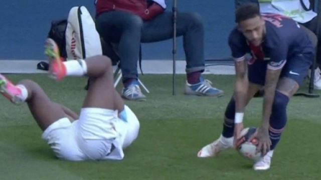 Quelle sanction pour Neymar après son carton rouge reçu contre Lille ? - Photo capture d'écran vidéo Canal+