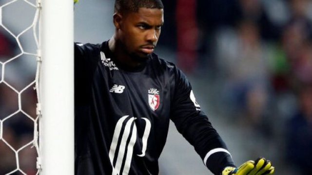 In foto Mike Maignan, portiere del Lille.