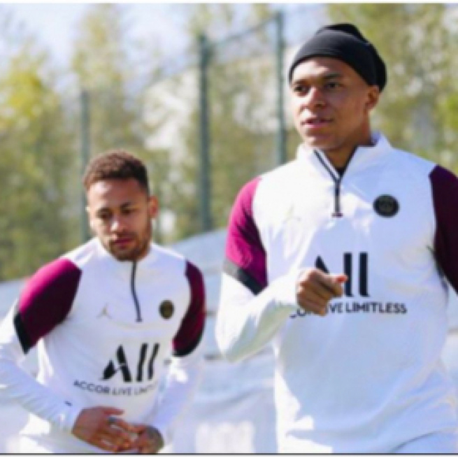 Carine Galli dézingue l'attitude de Neymar et Mbappé - Photo capture d'écran vidéo Twitter et Instagram Mbappé