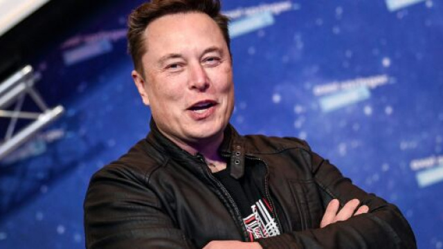 Elon Musk ha superato Jeff Bezos ed è l'uomo più ricco del mondo.