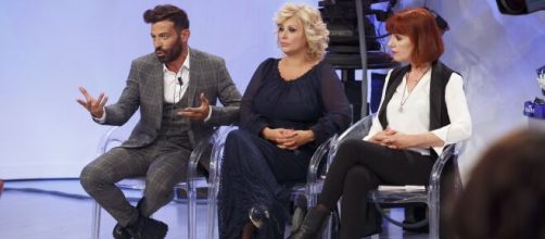 Uomini e Donne, Gianni Sperti sotto accusa.