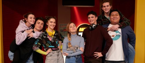 Radio Teen è la nuova serie Tv che andrà in onda dal lunedì al venerdì alle 19:50.