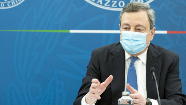 Coprifuoco alle 23 subito e abolito dal 21 giugno, aperte palestre e ristoranti al chiuso