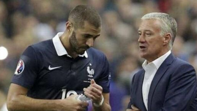 Benzema bientôt de retour en équipe de France ? La rumeur enfle. (crédit photo capture d'écran Twitter OL+)