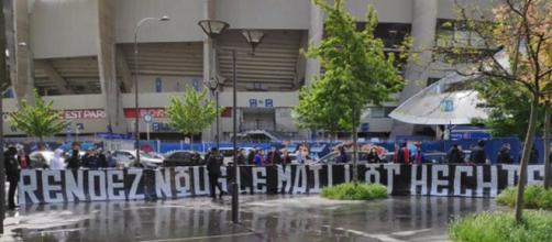 Le CUP manifeste contre le nouveau maillot du PSG (Photo : Collectif Ultra Paris via Twitter : @Co_Ultras_Paris)