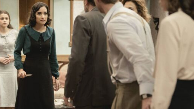 Il Segreto, trame spagnole: Rosa aggredisce Carolina, poi viene ricoverata in sanatorio.