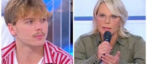 Uomini e donne, Maria De Filippi offre un lavoro a Giacomo Czerny.