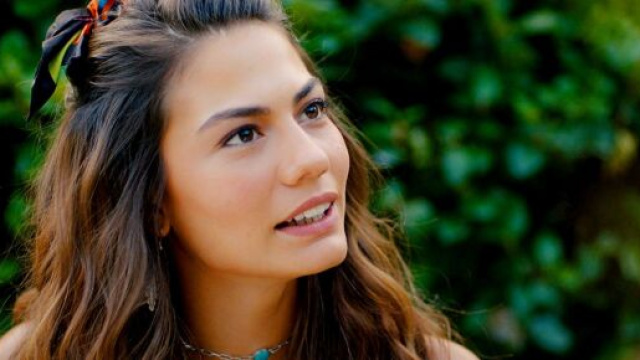 Daydreamer, anticipazioni al 28 maggio: Ayca organizzer&agrave; una festa e inviter&agrave; anche Sanem.