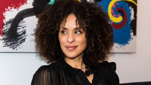 L’actrice Karyn Parsons est notamment revenue sur sa carrière et a parlé de ses projets (Credit: @Karyn Parsons, @gerrystrauss et @laughtrackTV)