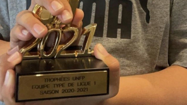 Avec cette photo, Neymar r&eacute;v&egrave;le sa pr&eacute;sence dans l'&eacute;quipe type de la saison en Ligue 1 (Source : Instagram Neymar)