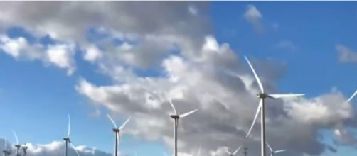 Biden administration aims for 20 million homes powered by renewable energy like offshore wind by 2023 (Image source: NBC News/YouTube)